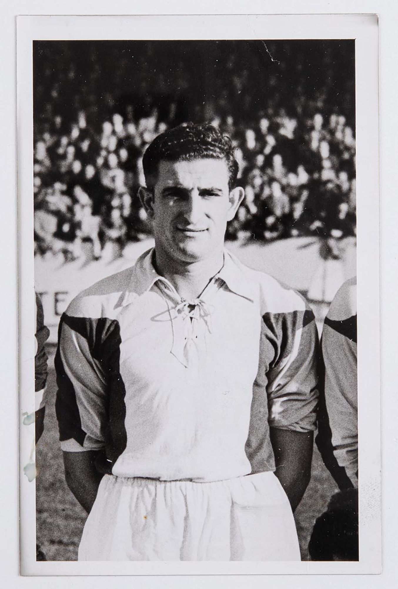 Portrait de Jean Thuane, joueur de l'Association sportive Troyes-Sainte-Savine de 1949 à 1960.