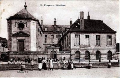 Hotel Dieu le Comte - 8 Fi 1662